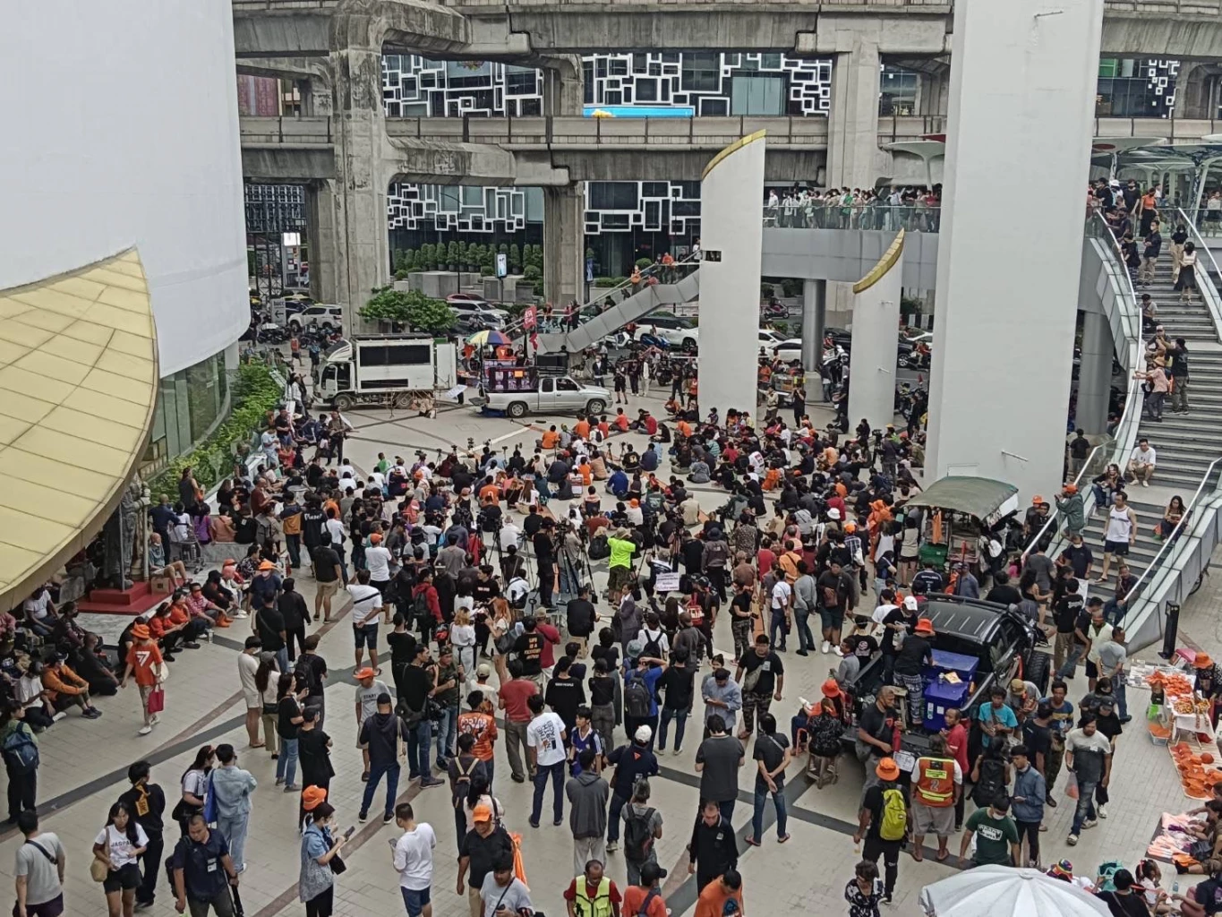 อานนท์ นำภา ปราศรัยปลุก 14 ล้านเสียง หนุน ก้าวไกล อย่ายอมแพ้ สว. 250  คน