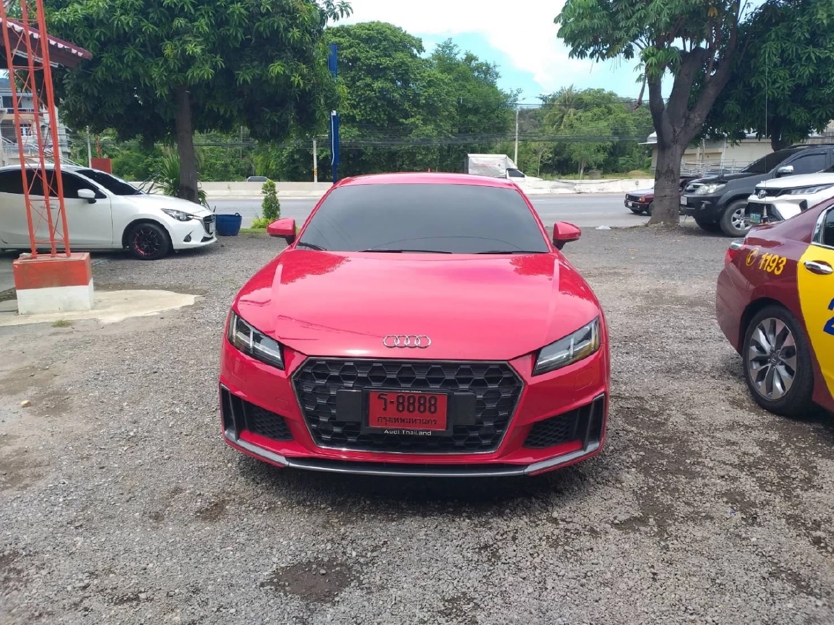 รวบสาวขับออดี้สวมป้ายแดงปลอม