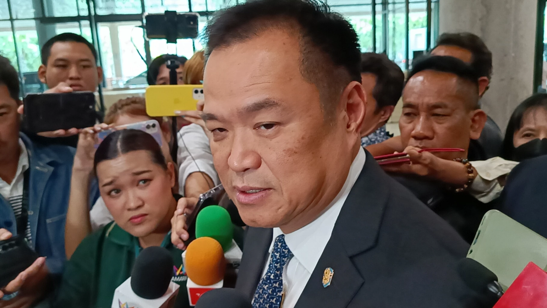 นายอนุทิน ชาญวีรกูล หัวหน้าพรรคภูมิใจไทย