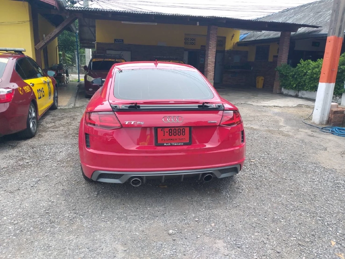 รวบสาวขับออดี้สวมป้ายแดงปลอม