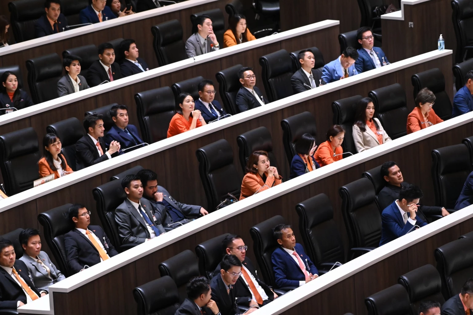 ประชุมสภา โหวตเลือกนายกรัฐมนตรีคนที่ 30 ของประเทศไทย