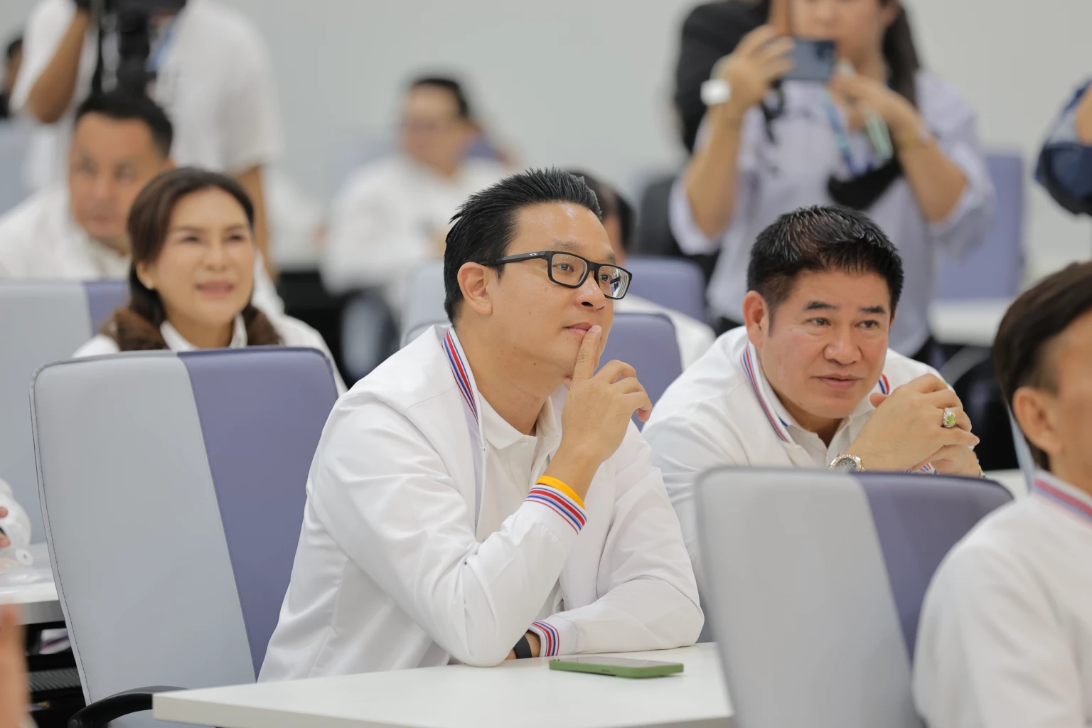 'บิ๊กป้อม' ประกาศไม่ลาออก จะดูแล 'พลังประชารัฐ’ ไปตลอดชีวิต