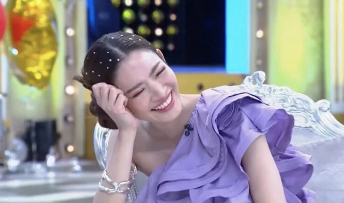 'ชมพู่ อารยา' ตอบให้ ใครคือคนคุย 'แอฟ ทักษอร' หลังคนลุ้น 'พิธา' หรือ 'นนกุล' ?