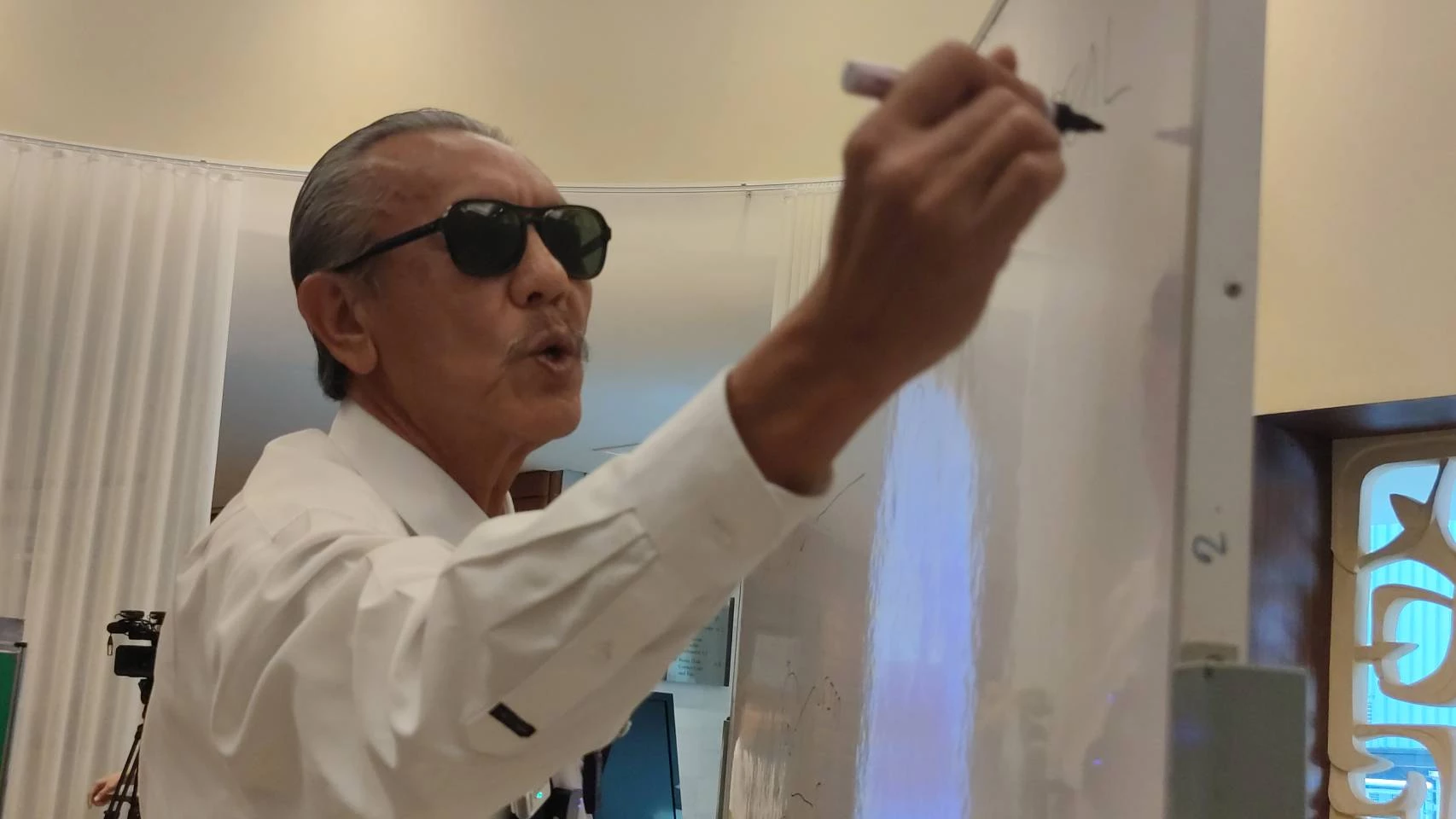 ชูวิทย์ ปูด ดีลเจรจา เปิดสูตร ตั้งรัฐบาล เพื่อไทย ภูมิใจไทย พลังประชารัฐ