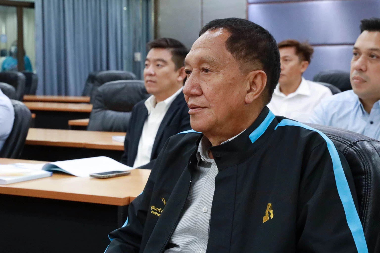 บัญญัติ -จุรินทร์ ฝากสส. 'ประชาธิปัตย์'  ฟิ้นฟูพรรค - อุบโหวตประธานสภา