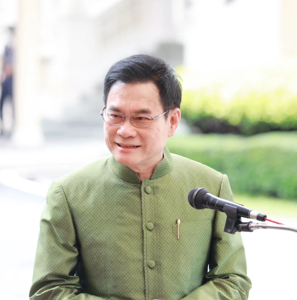 นายจุรินทร์ ลักษณวิศิษฏ์