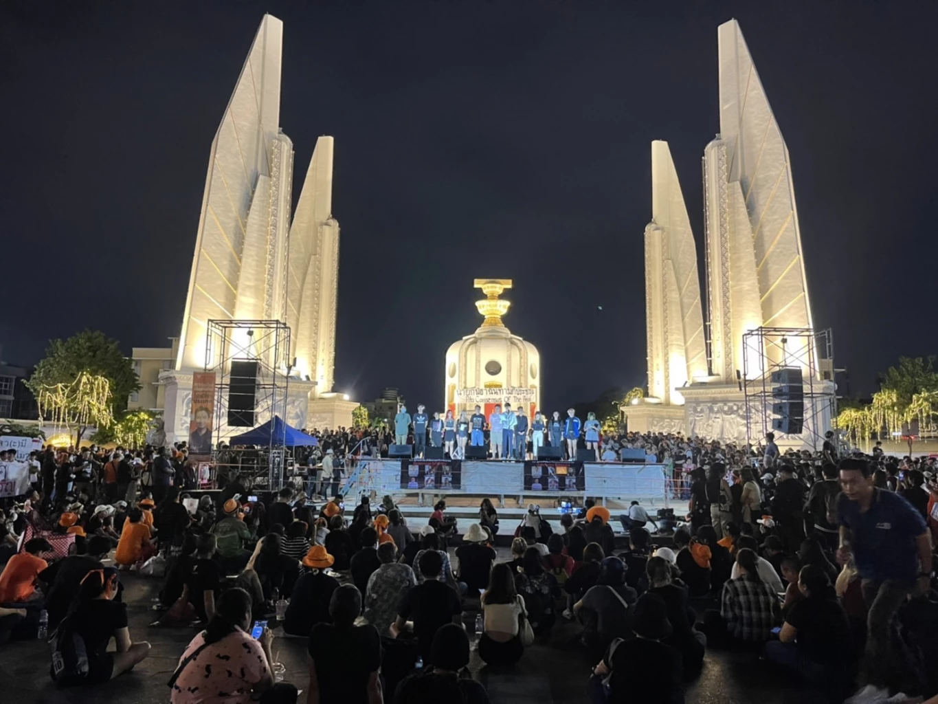 19 กรกฎา วันฌาปนกิจ สว.   - อานนท์ นำภา ขอ 'เพื่อไทย ' อย่าทรยศประชาชน