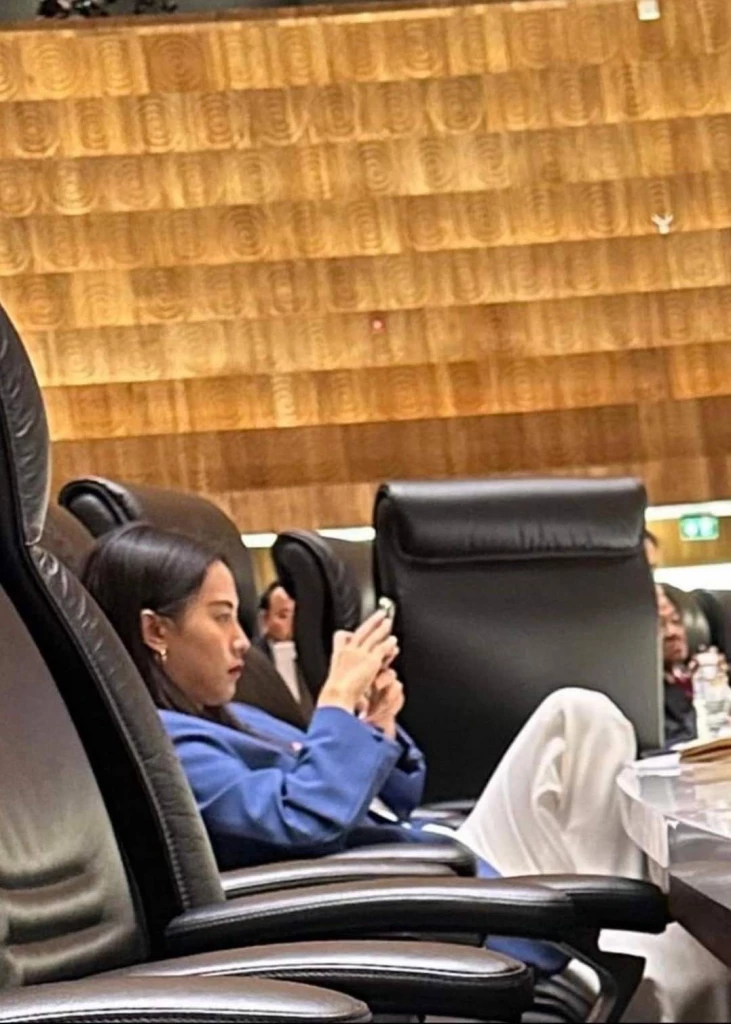 ไอซ์ รักชนก ดราม่าท่านั่ง