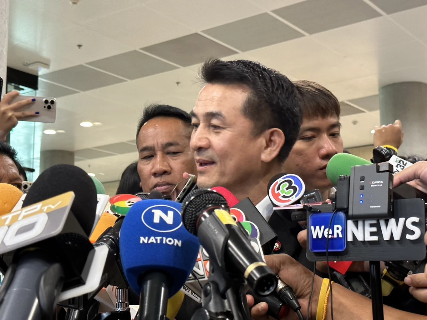 นพ.ชลน่าน ศรีแก้ว หัวหน้าพรรคเพื่อไทย