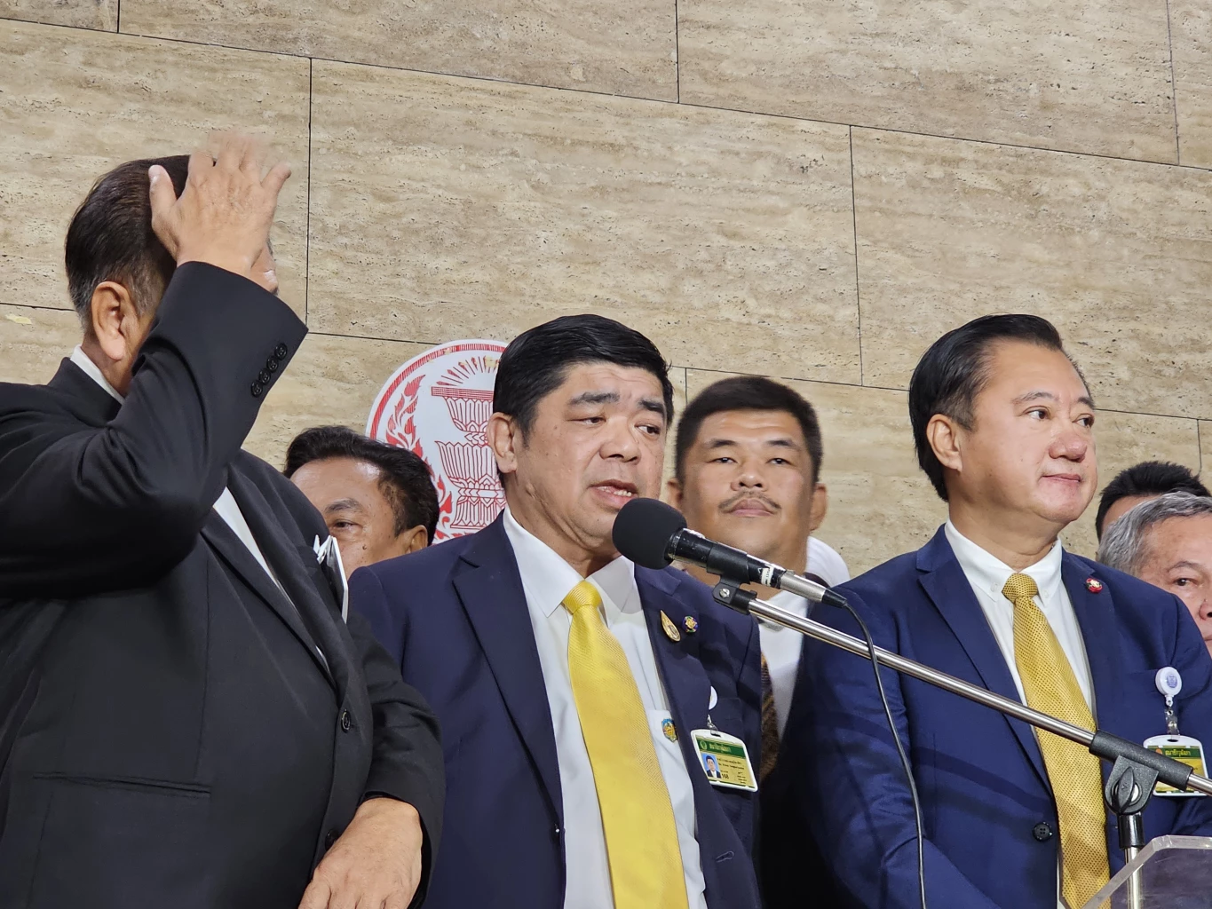 ธุรกิจหมอเส็งได้รับผลกระทบ