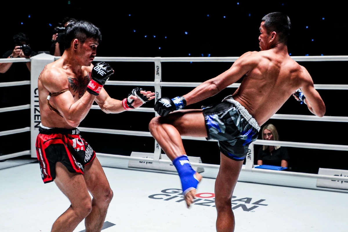 ก้องไกล  คว่ำ แปดแสนเล็ก   รับทรัพย์ 3.5 แสนมวย  'ONE ลุมพินี 23' 