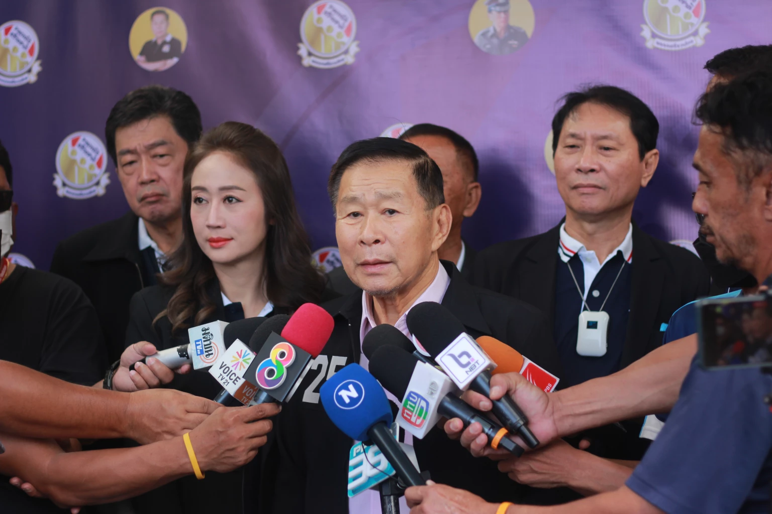 พล.ต.อ.เสรีพิศุทธิ์ เตมียเวช หัวหน้าพรรค