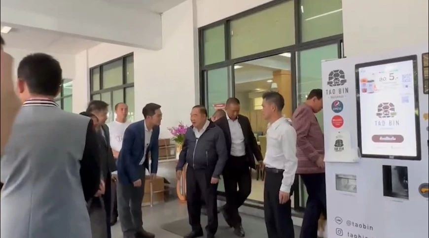 ‘3ป.’ ปิดห้องคุย เบิร์ธเดย์ 78 ปี ‘บิ๊กป้อม’ สว.-ทหาร-ตร. มาอวยพรกันเพียบ