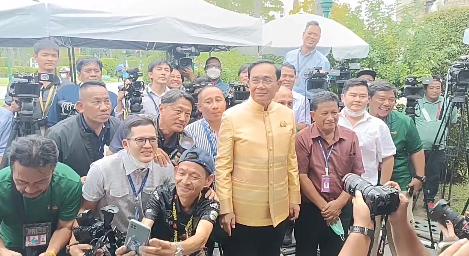 'บิ๊กตู่' อำลาสื่อทำเนียบ เตรียมพักผ่อน กลับไปเป็นคนธรรมดา