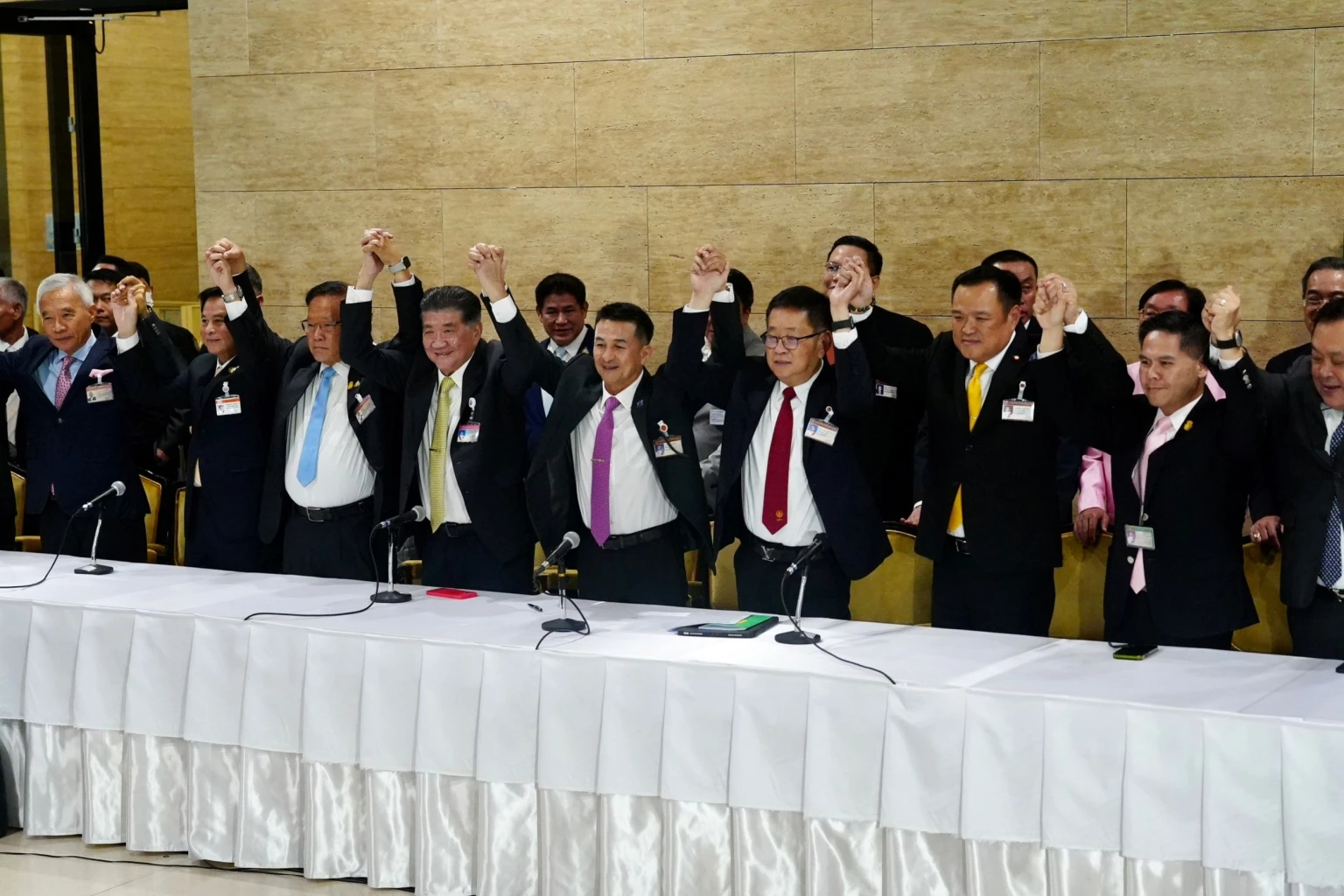 เปิดคำแถลง‘จัดตั้งรัฐบาล’ชูไม่แก้ ม.112-ไม่มี ก.ก. ดัน‘เศรษฐา’นายกคนที่30