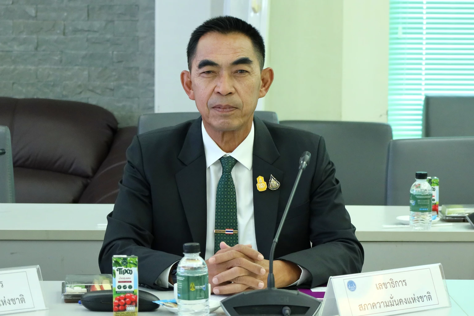 ‘พล.อ.ประวิตร’ ประชุม กบฉ. เคาะขยายต่อ พ.ร.ก. ฉุกเฉิน 3 เดือน