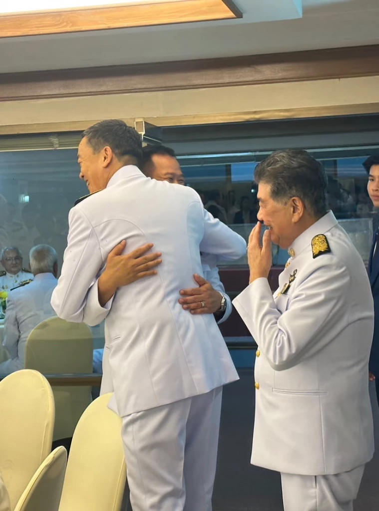 คืนดีกันแล้ว ‘อนุทิน-เศรษฐา’ คุยกันชื่นมื่น ปิดฉาก 'ไล่หนู ตีงูเห่า'