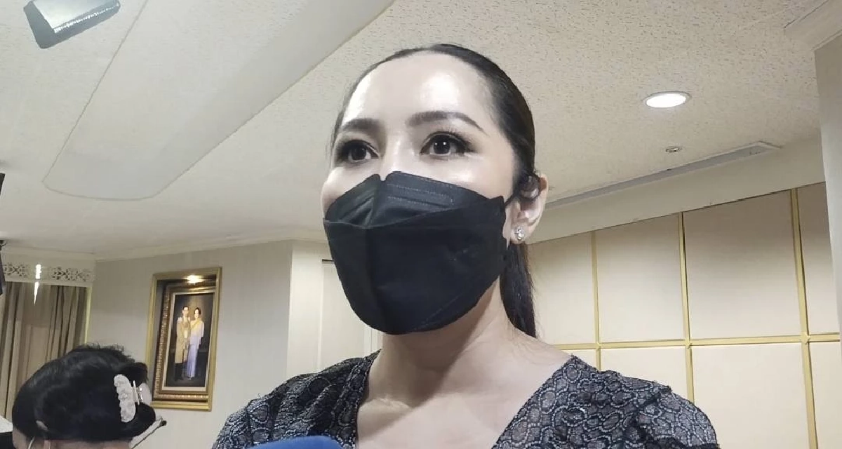 น.ส.กุลชลิกา รุ่งวรา วัย 36 ปี ตัวแทนลูกบ้าน "แอชตัน อโศก"