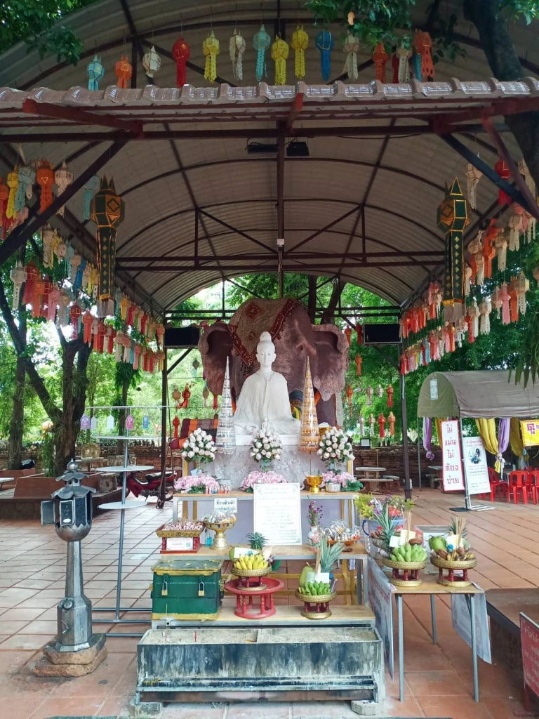 ไหว้พระขอพร เมืองลำพูน ขอความสำเร็จ ที่วัดกู่ช้าง