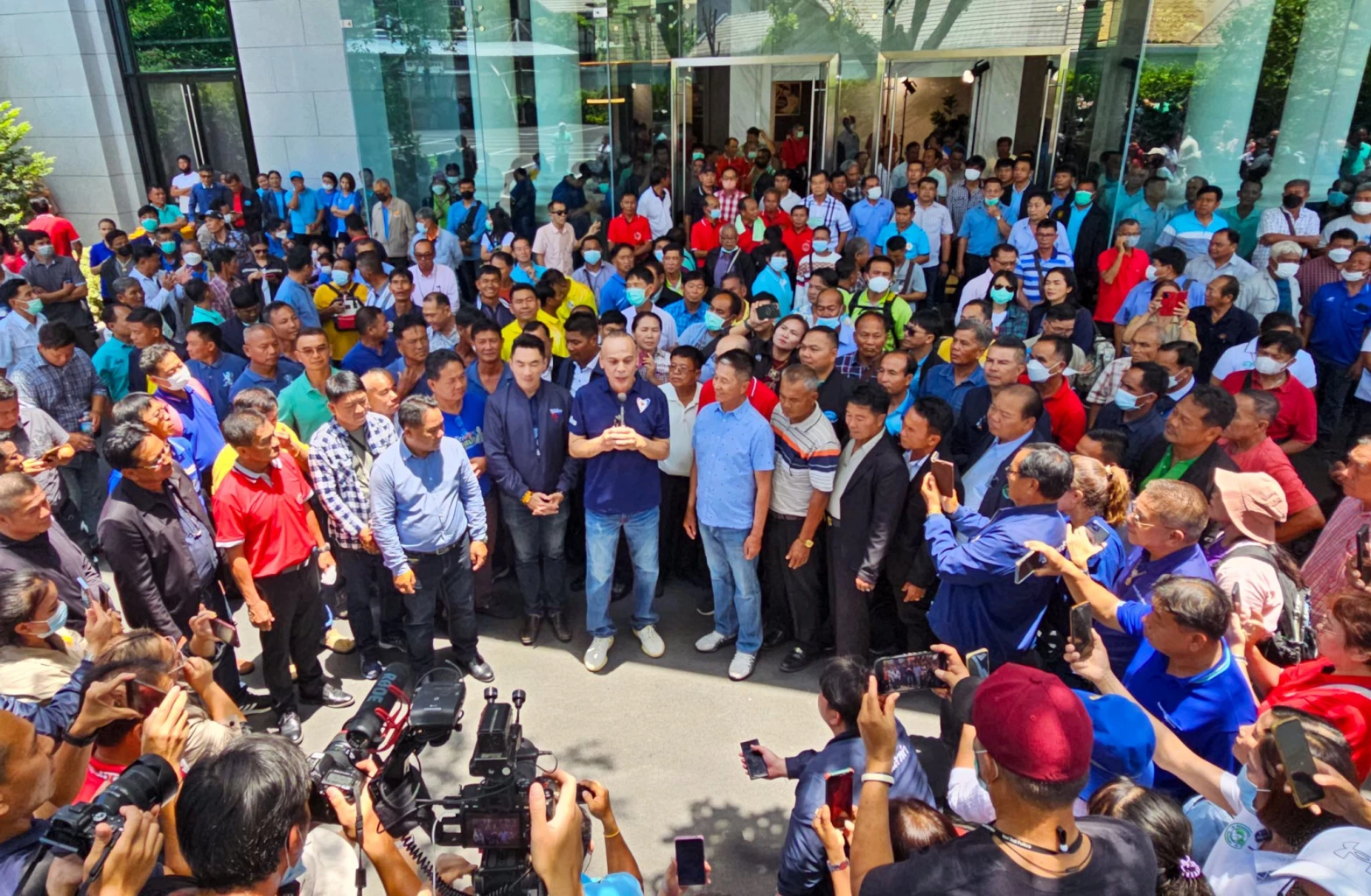 ‘ชาดา ไทยเศรษฐ์’ ปัด ไม่รู้ นั่งตำแหน่งไหน แต่สื่อตั้งให้เป็น ‘มท.2’