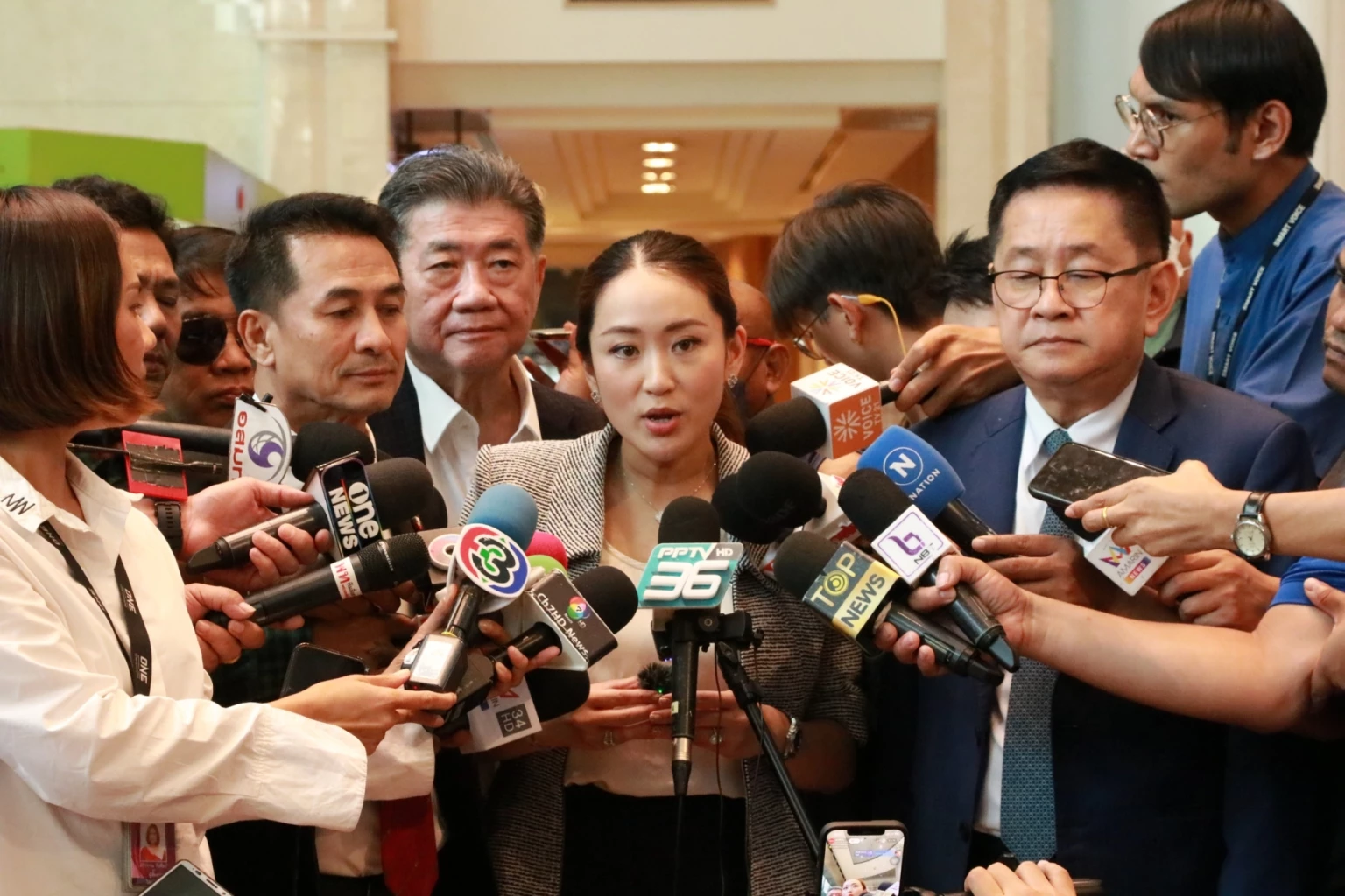 ‘อุ๊งอิ๊ง’ เผยหลังเจรจา ‘พิธา’ แย้มให้รอคำตอบอีกนิด ชี้ไม่ใช่เกมการเมือง