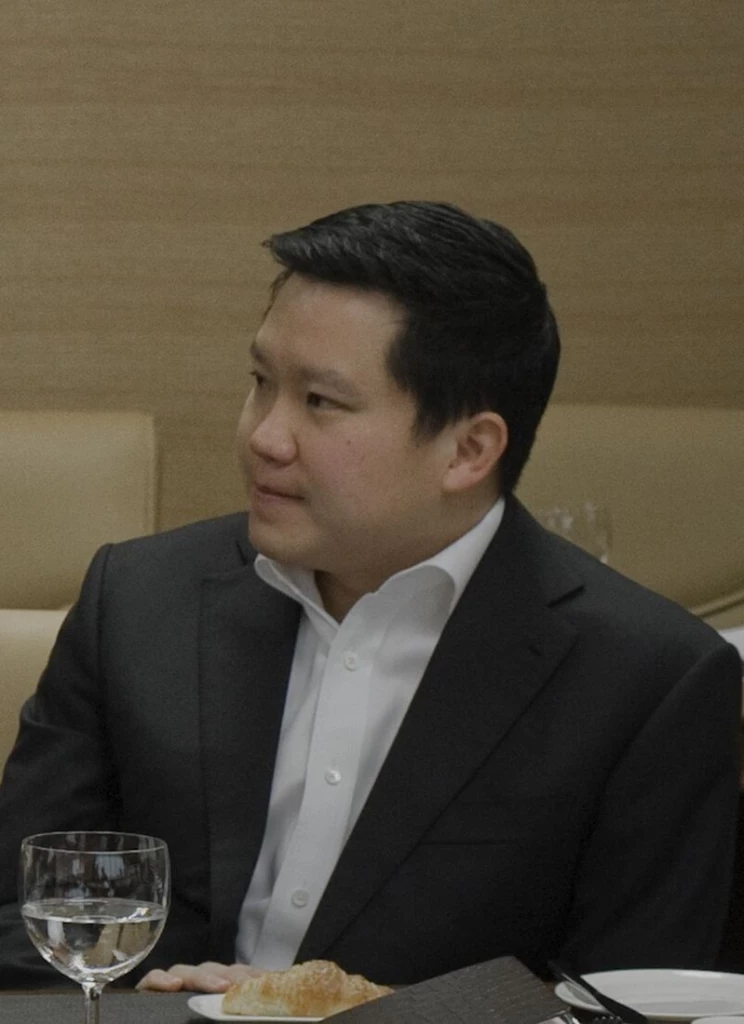 ฐาปน สิริวัฒนภักดี 