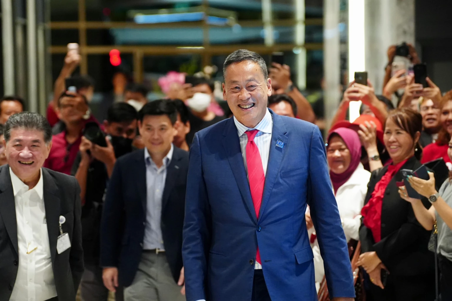 ด่วน แจ้งเลื่อน พิธีรับ 'พระบรมราชโองการฯ' ให้ 'เศรษฐา' เป็น 'นายกรัฐมนตรี'