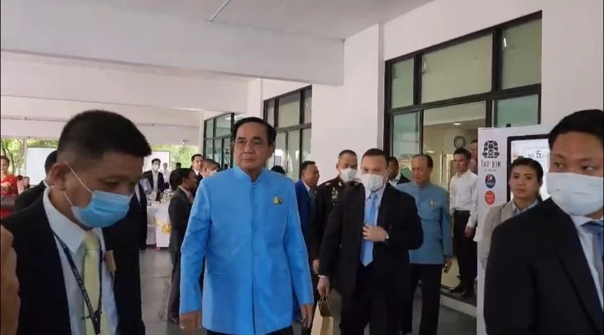 ‘3ป.’ ปิดห้องคุย เบิร์ธเดย์ 78 ปี ‘บิ๊กป้อม’ สว.-ทหาร-ตร. มาอวยพรกันเพียบ