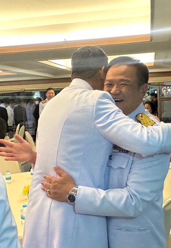 คืนดีกันแล้ว ‘อนุทิน-เศรษฐา’ คุยกันชื่นมื่น ปิดฉาก 'ไล่หนู ตีงูเห่า'