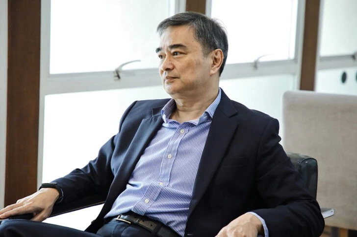 นายอภิสิทธิ์ เวชชาชีวะ อดีตหัวหน้าพรรคประชาธิปัตย์