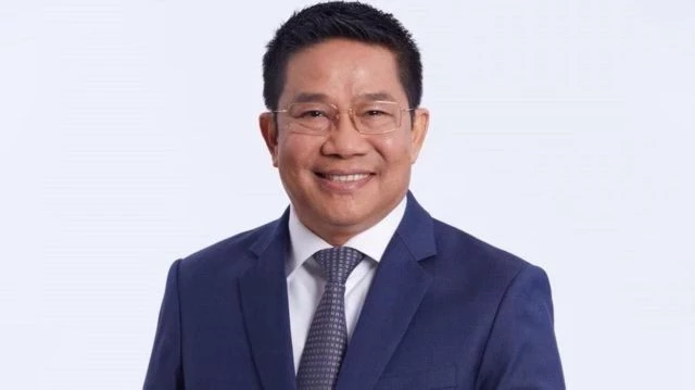 นายพิชิต ชื่นบาน