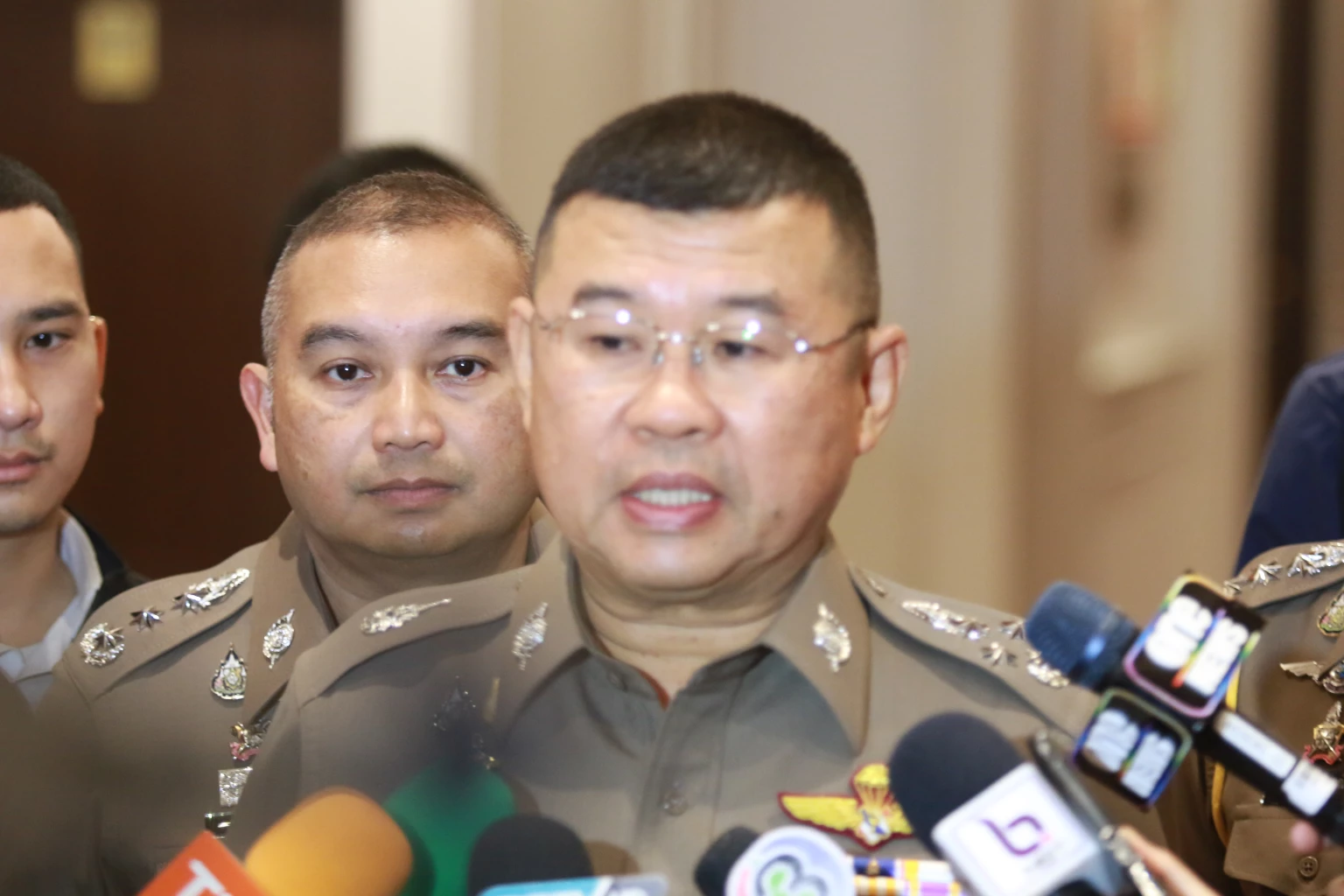 พล.ต.อ.ดำรงศักดิ์ กิตติประภัสร์ ผบ.ตร. ได้รับการประสาน ทักษิณกลับไทย