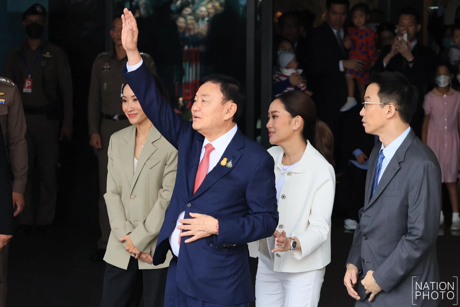 นายทักษิณ ชินวัตร อดีตนายกรัฐมนตรี เดินทางกลับประเทศไทย