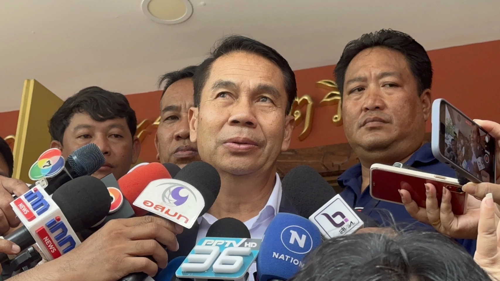 สุทิน คลังแสง