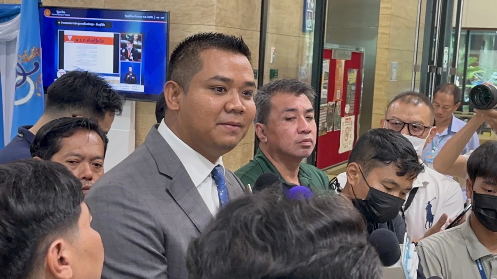 นายชัยชนะ เดชเดโช  1 ใน สส.กลุ่ม 16 ที่โหวตเห็นชอบ หนุนนายเศรษฐา ทวีสิน เป้นนายกฯ