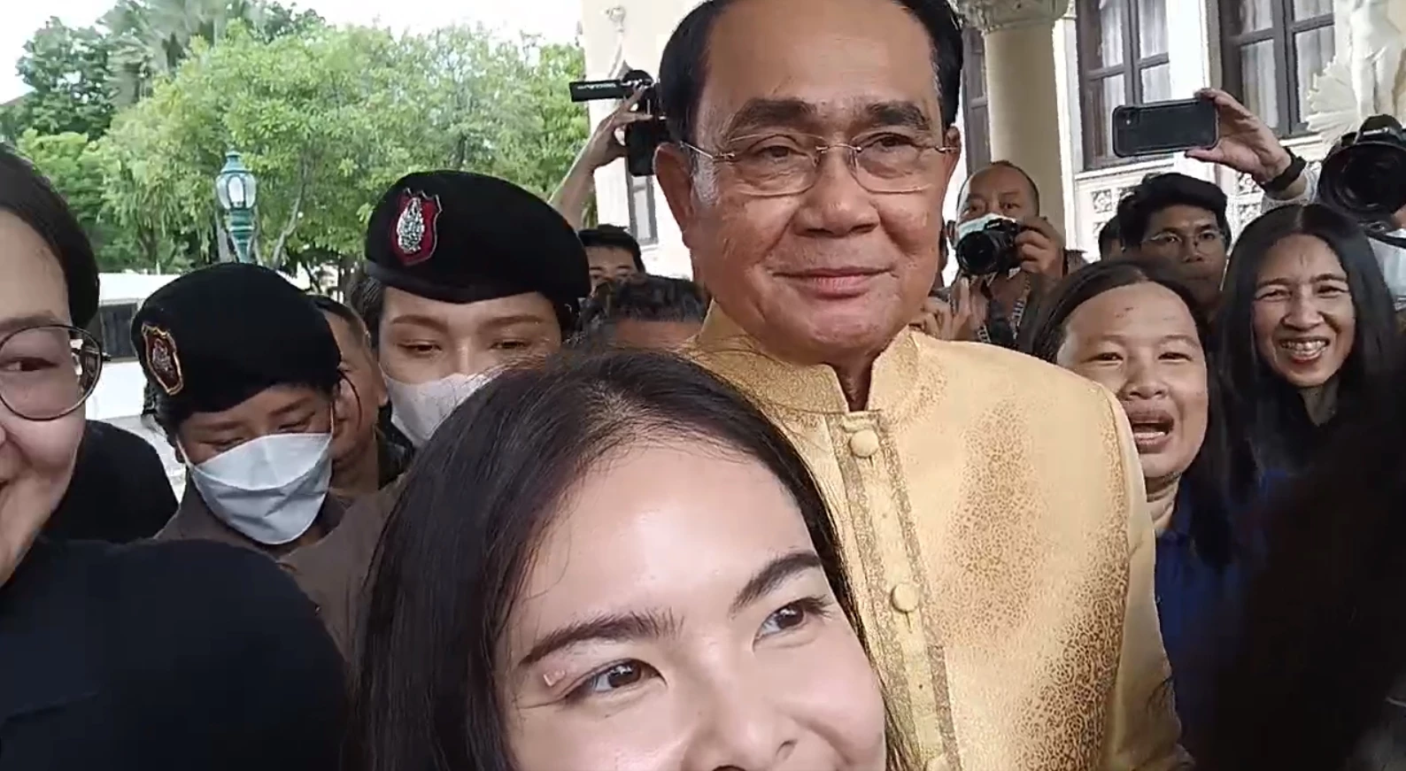 'บิ๊กตู่' อำลาสื่อทำเนียบ เตรียมพักผ่อน กลับไปเป็นคนธรรมดา