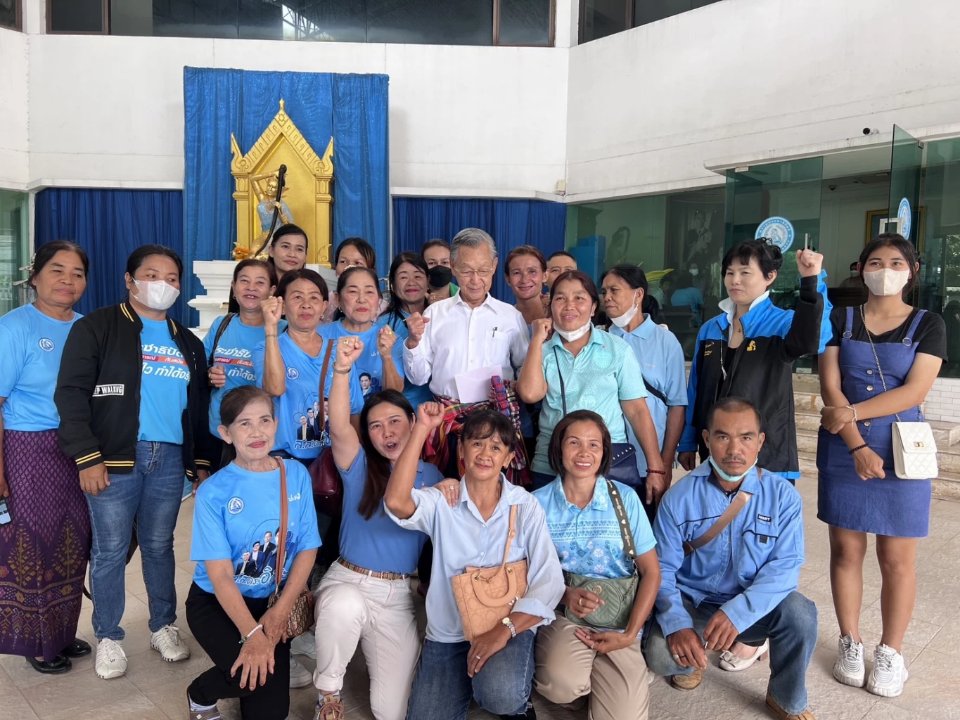 ชวน ปัด ประชาธิปัตย์ รับไม้ต่อ เก้าอี้ ‘ผู้นำฝ่ายค้าน’ หลัง ‘ก้าวไกล’ ปฏิเสธ