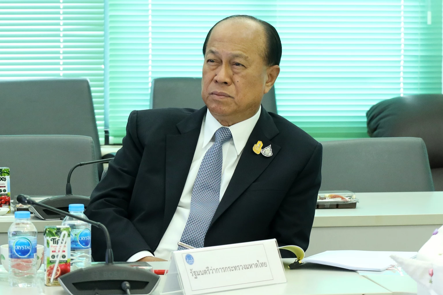 ‘พล.อ.ประวิตร’ ประชุม กบฉ. เคาะขยายต่อ พ.ร.ก. ฉุกเฉิน 3 เดือน