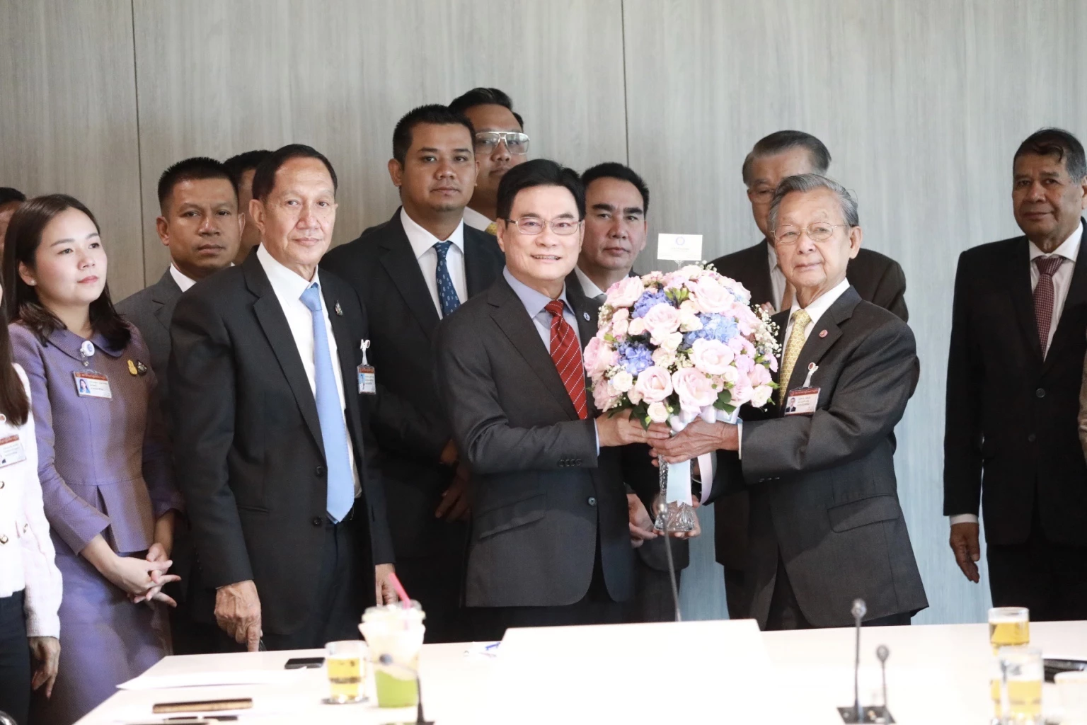 85 ปี ‘ชวน’ สส. ปชป. ร่วมอวยพรวันเกิด ชูเสาหลัก ‘ประชาธิปัตย์’