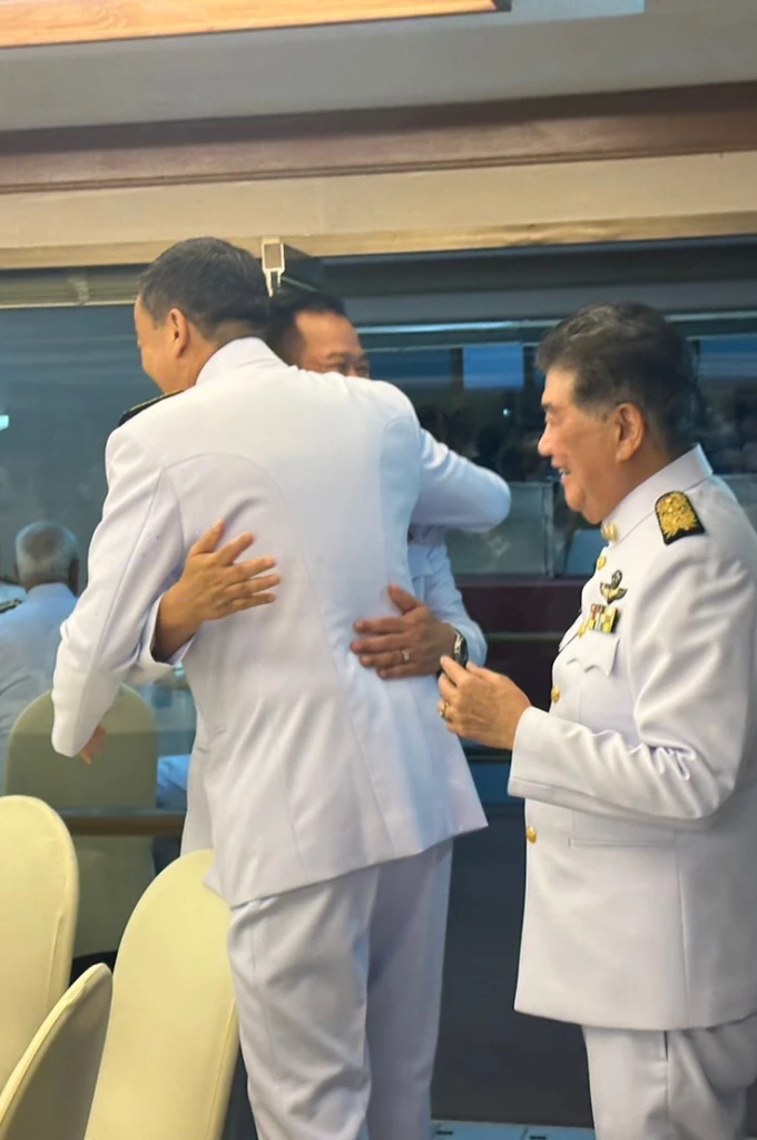 คืนดีกันแล้ว ‘อนุทิน-เศรษฐา’ คุยกันชื่นมื่น ปิดฉาก 'ไล่หนู ตีงูเห่า'