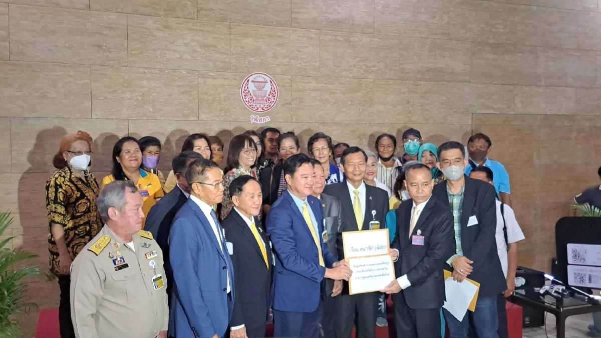 สว.รับหนังสือภาคประชาชน ตรวจสอบ คุณสมบัติ แคนดิเดต นายกรัฐมนตรีเหมาะสมหรือไม่