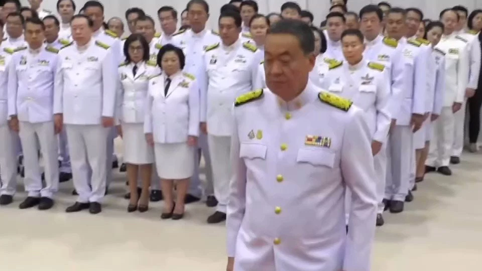 พล.ต.อ.เสรีพิศุทธ์ เตมียเวส ถูกชาวเน็ตตามหาหลังจบพิธีโปรดเกล้าฯนายกรัฐมนตรี