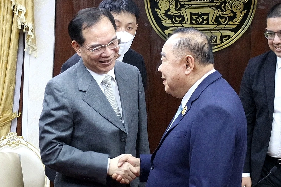 พล.อ.ประวิตรให้การต้อน ทูตจีน