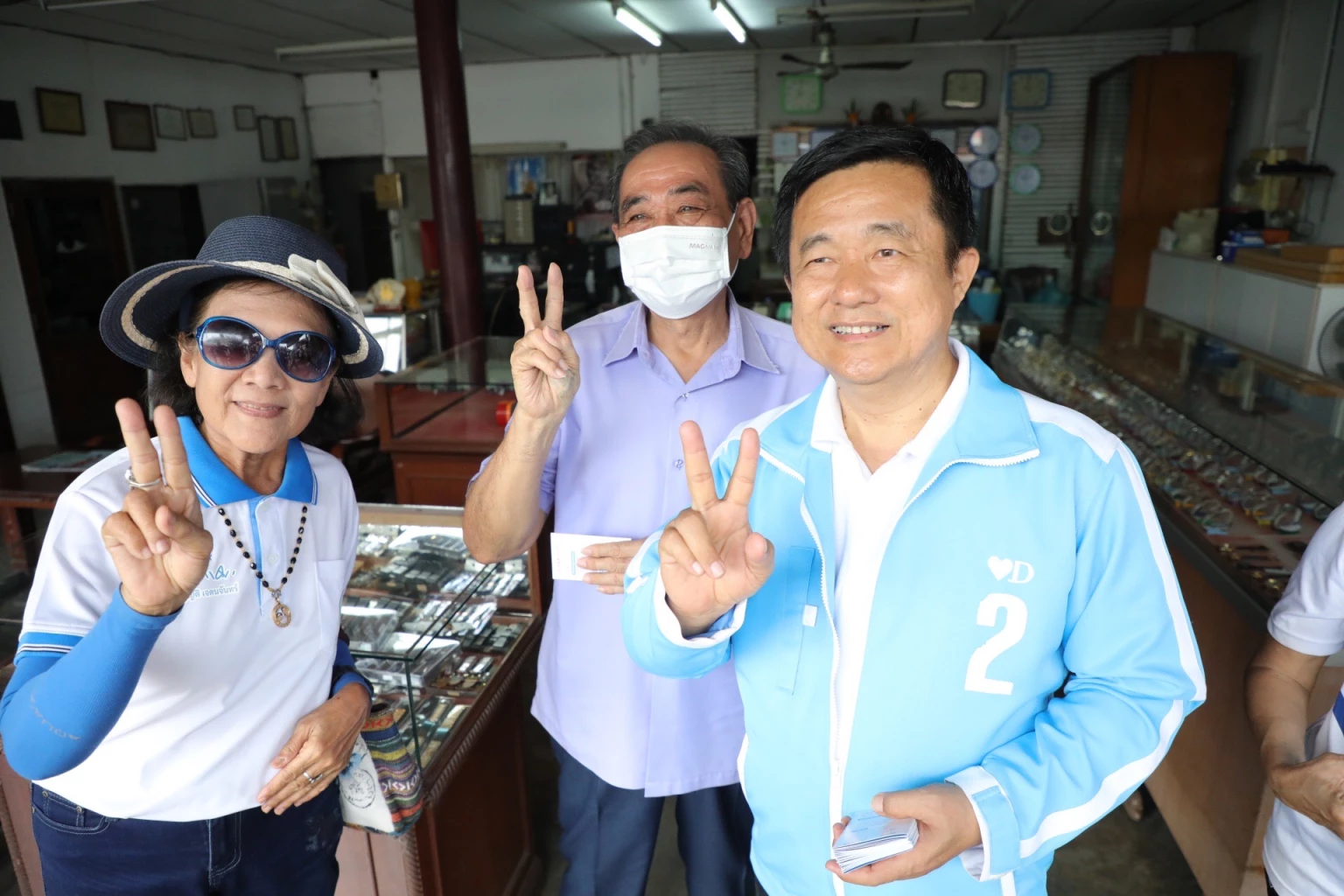 ปชป.ยกทัพใหญ่ช่วยหมอบัญญัติหาเสียง