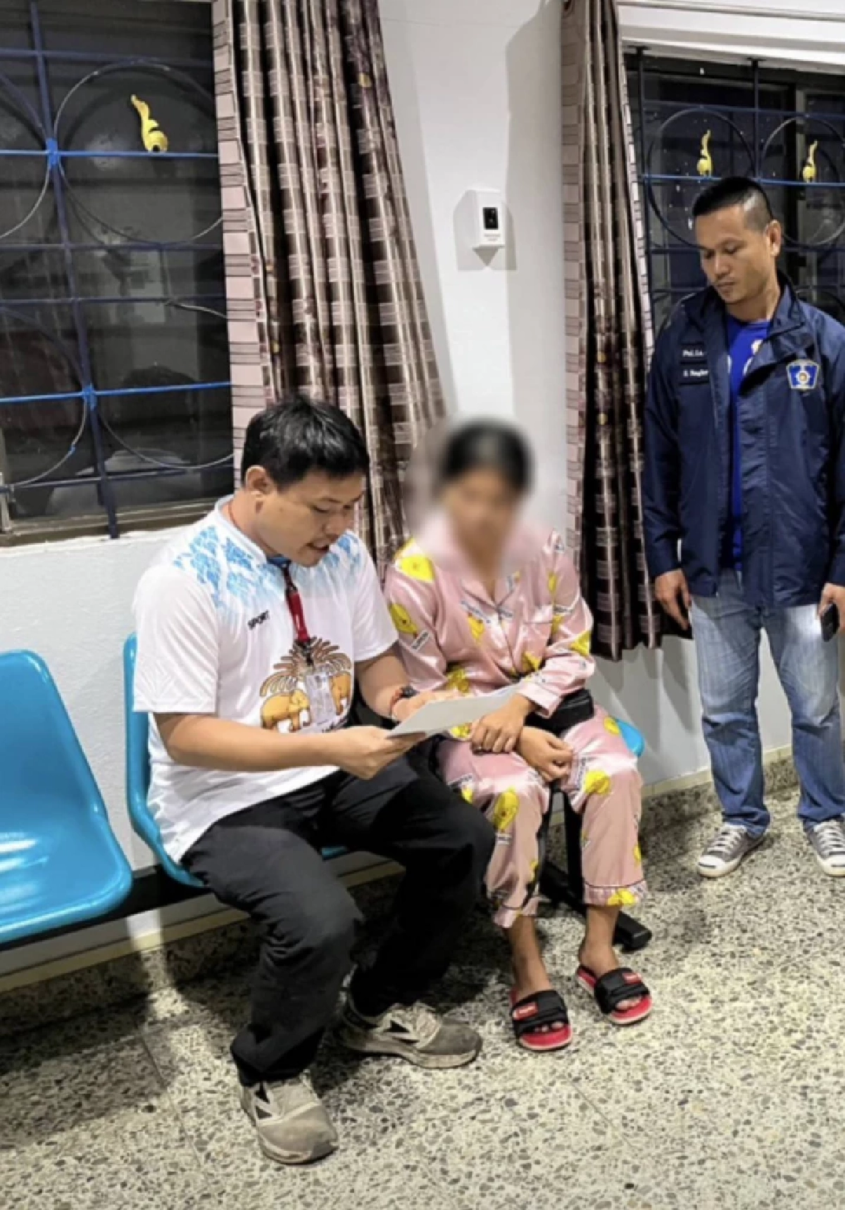 ตร.จับกุม ผู้ต้องหาร่วมแก๊งคอลเซ็นเตอร์ โยงคดีฆ่ายกครัว 3 ศพ