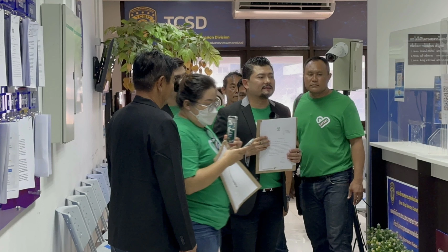 แกนนำพรรคไทยภักดี เข้าร้อง อสส. จี้ดำเนินคดีม.112 