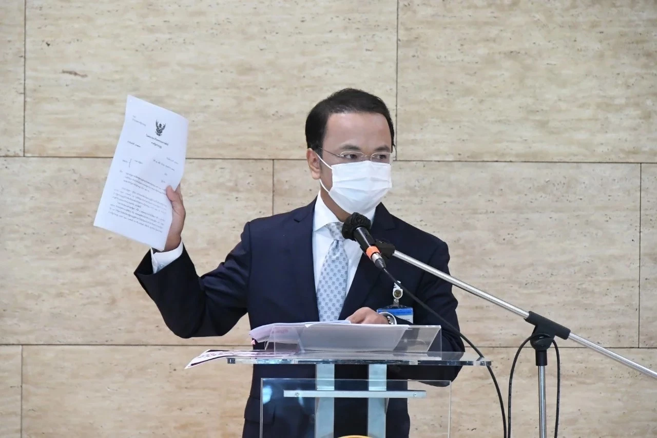 นายราเมศ รัตนะเชวง 