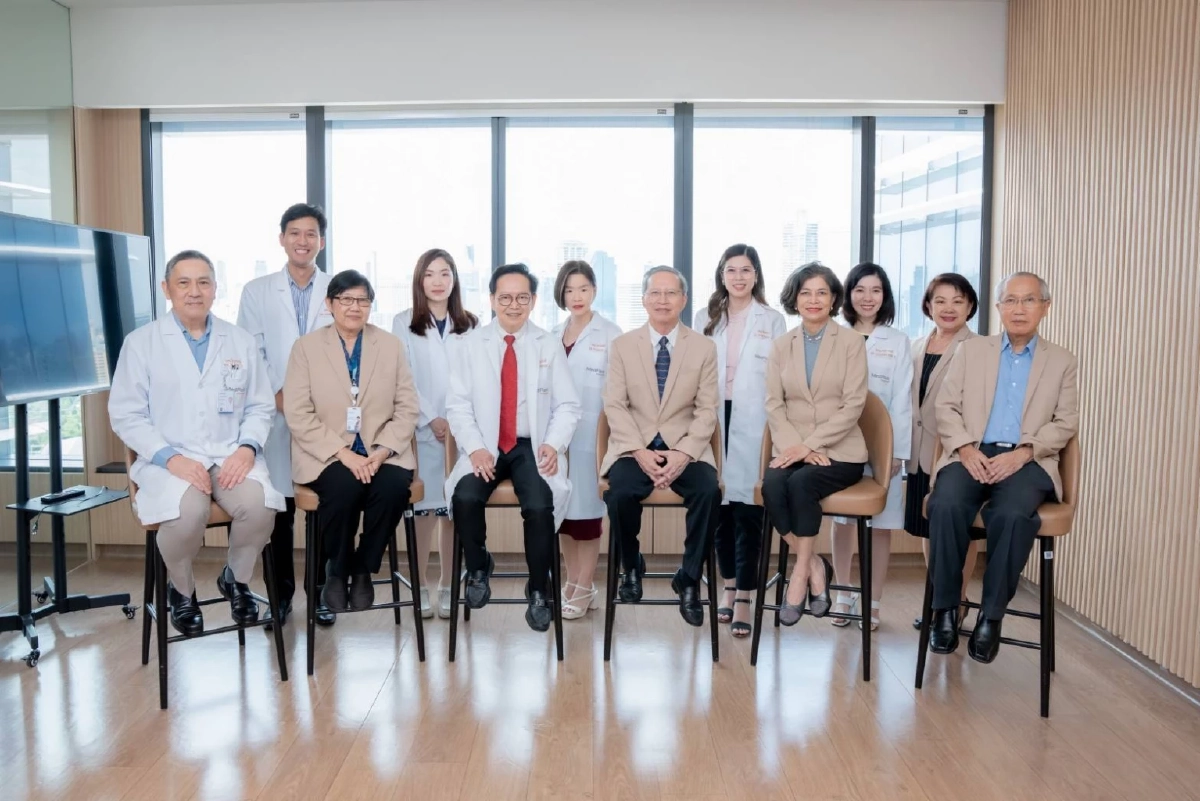 ทีมแพทย์ศูนย์รักษาผู้มีบุตรยาก เมดพาร์ค ไอวีเอฟ และผู้บริหารโรงพยาบาล เมดพาร์ค ร่วมแถลงข่าวเปิดตัว ศูนย์รักษาผู้มีบุตรยาก เมดพาร์ค ไอวีเอฟ เมื่อวันที่ 17 ส.ค. 2566