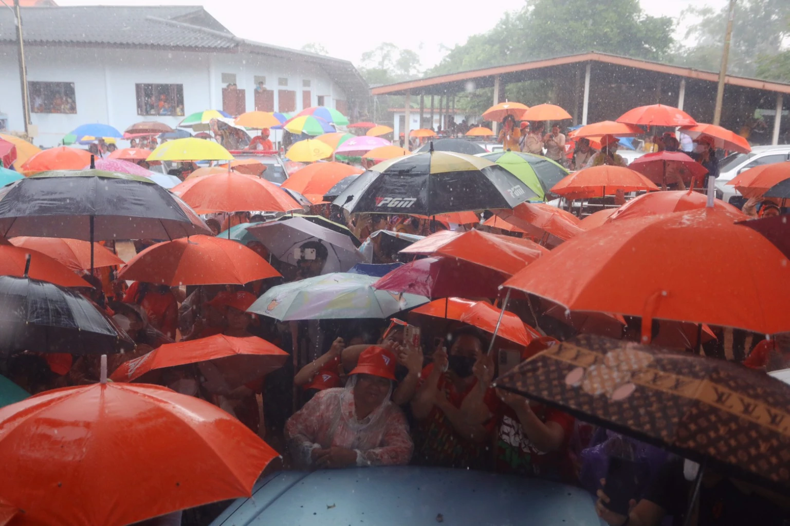 พิธา ชู ฝ่ายค้านของปชช. เลือกผู้สมัครซ่อมระยองให้ขาดลอย