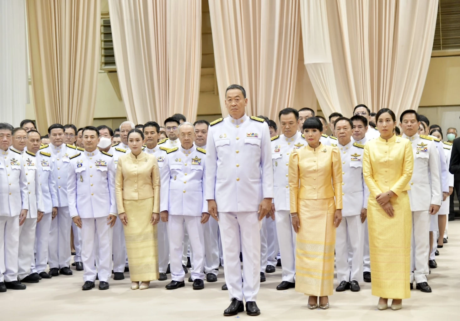 พรรคร่วมรัฐบาล 11 พรรค 314 เสียง